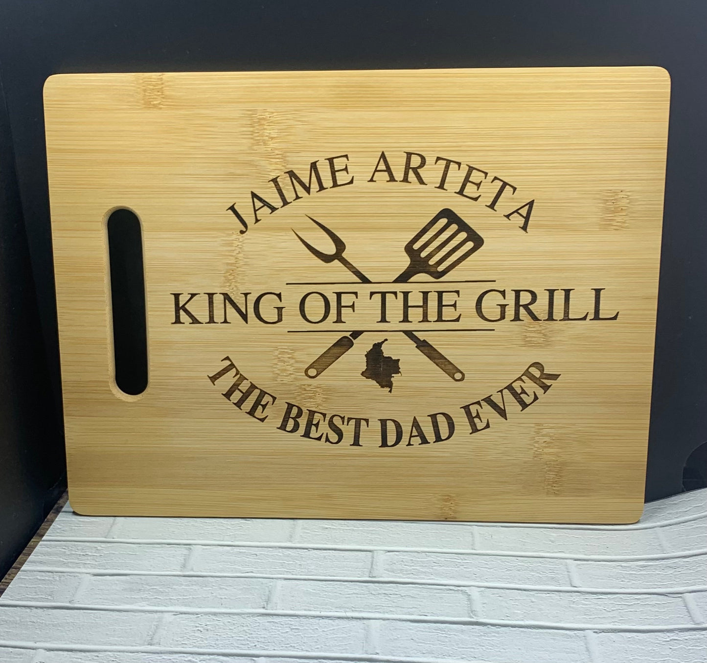 Personalized cutting board ⎮ engraved cutting board ⎮ Personalized gifts ⎮ Gifts for dad ⎮ King of the Grill ⎮ Grilling gifts