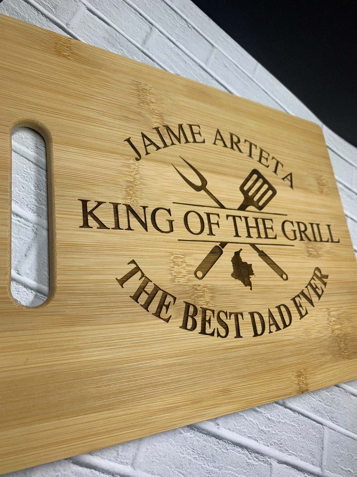 Personalized cutting board ⎮ engraved cutting board ⎮ Personalized gifts ⎮ Gifts for dad ⎮ King of the Grill ⎮ Grilling gifts