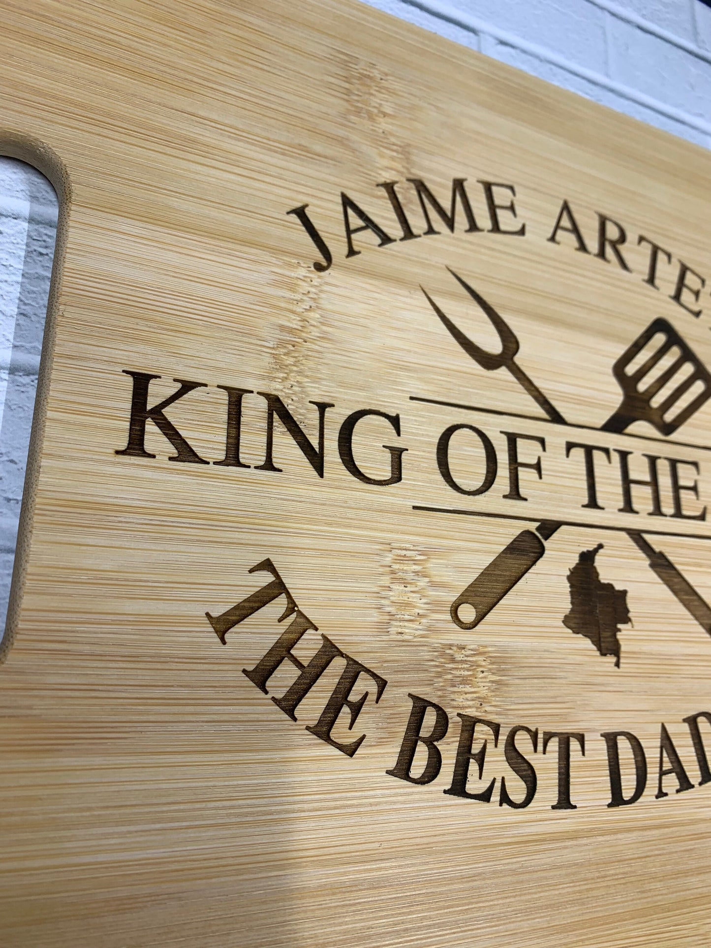 Personalized cutting board ⎮ engraved cutting board ⎮ Personalized gifts ⎮ Gifts for dad ⎮ King of the Grill ⎮ Grilling gifts