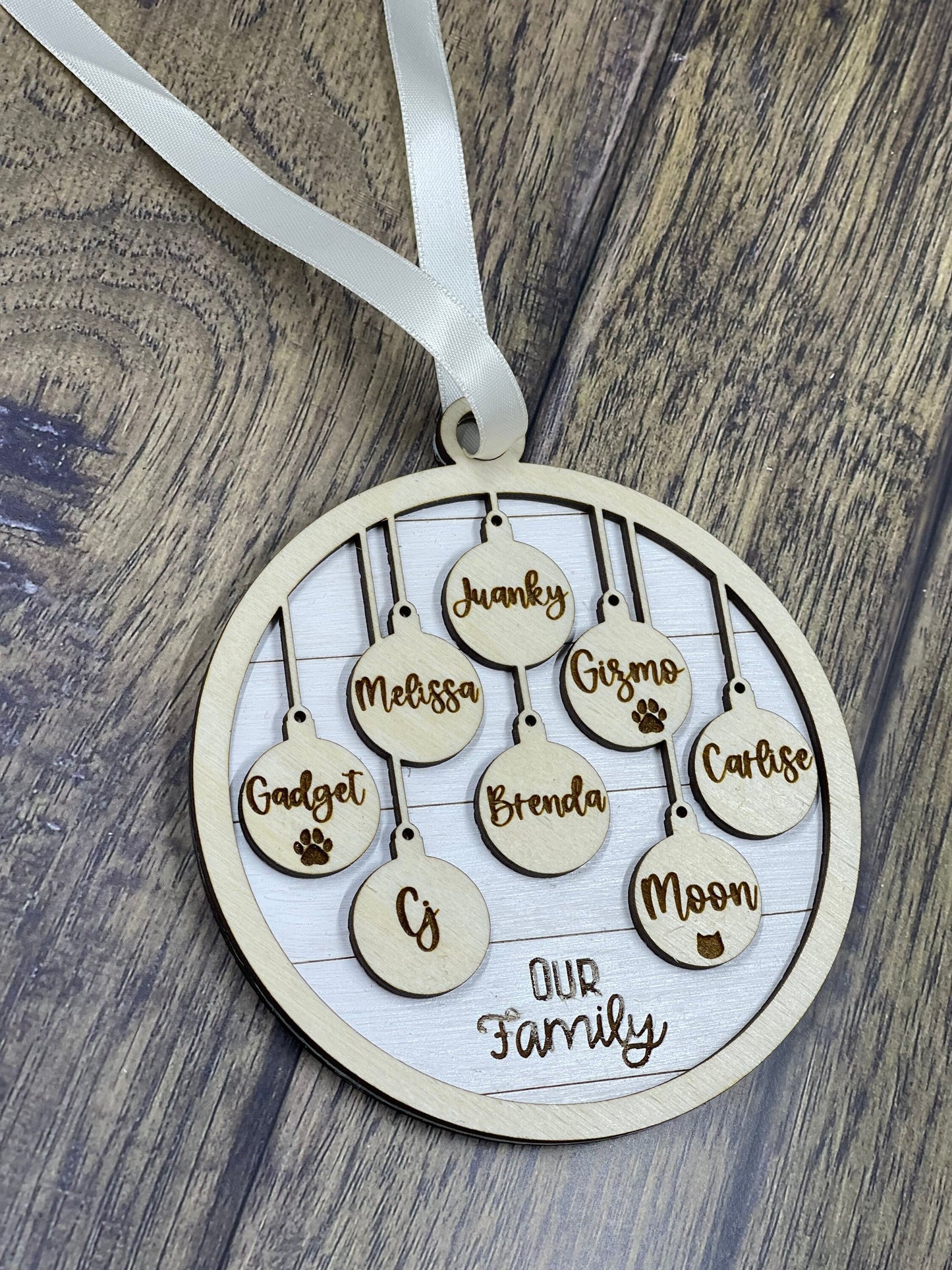 Personalized Family and Pet Ornament | Christmas Ornament | Family Ornament | Christmas gift